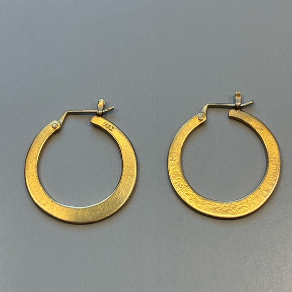 Jane Diaz hoop earrings - Picture 3 of 5